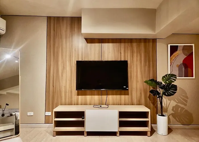 Penthouse Loft With Balcony Unit 3315 * Manila