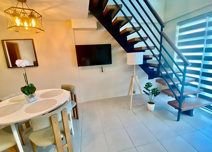 Penthouse Loft With Balcony Unit 3315